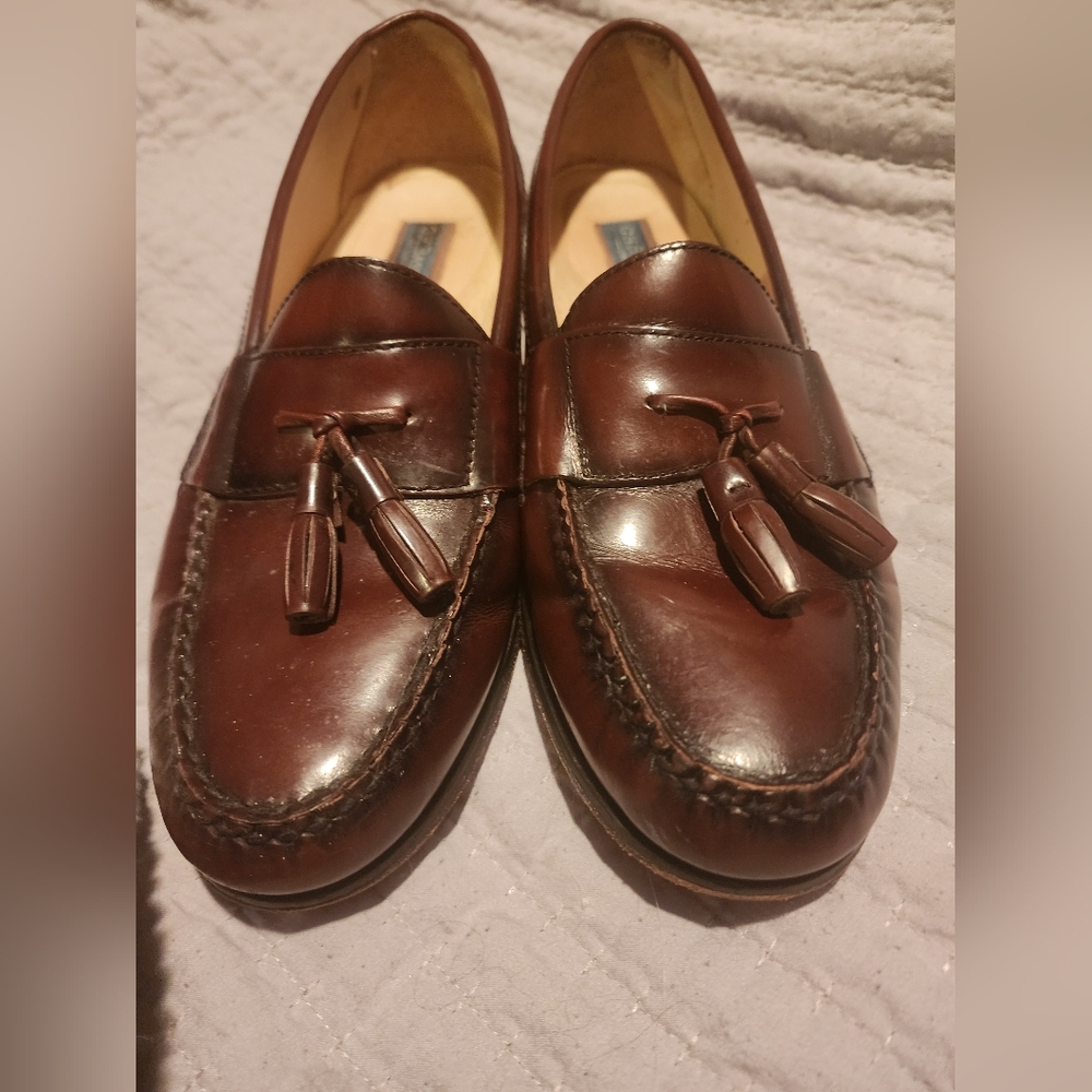 G H BASS Classic Brown Leather Loafers with Tassel Detail